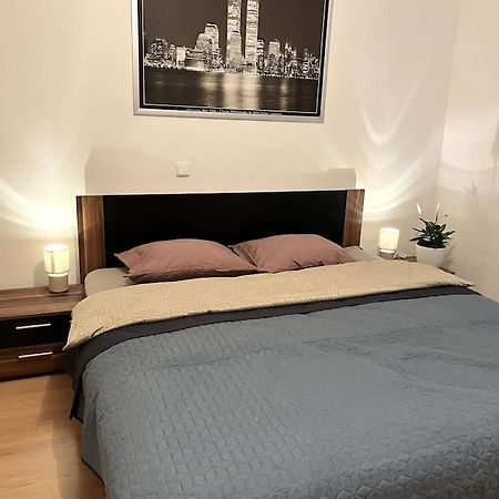 Cute Apartment In The Old Town ブラチスラヴァ エクステリア 写真