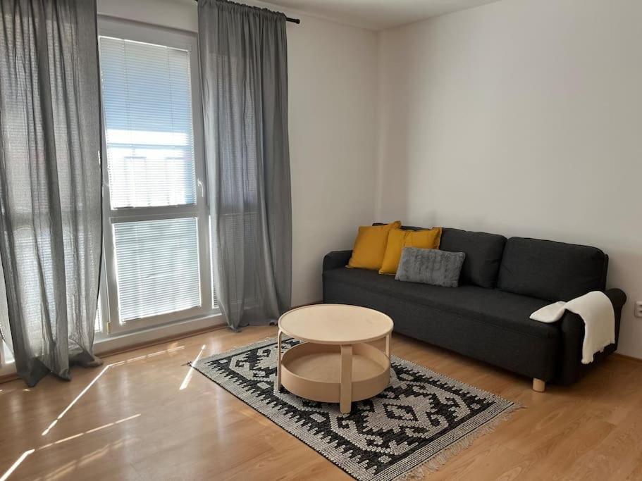 Cute Apartment In The Old Town ブラチスラヴァ エクステリア 写真