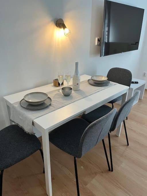 Cute Apartment In The Old Town ブラチスラヴァ エクステリア 写真