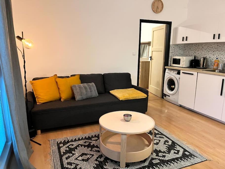 Cute Apartment In The Old Town ブラチスラヴァ エクステリア 写真