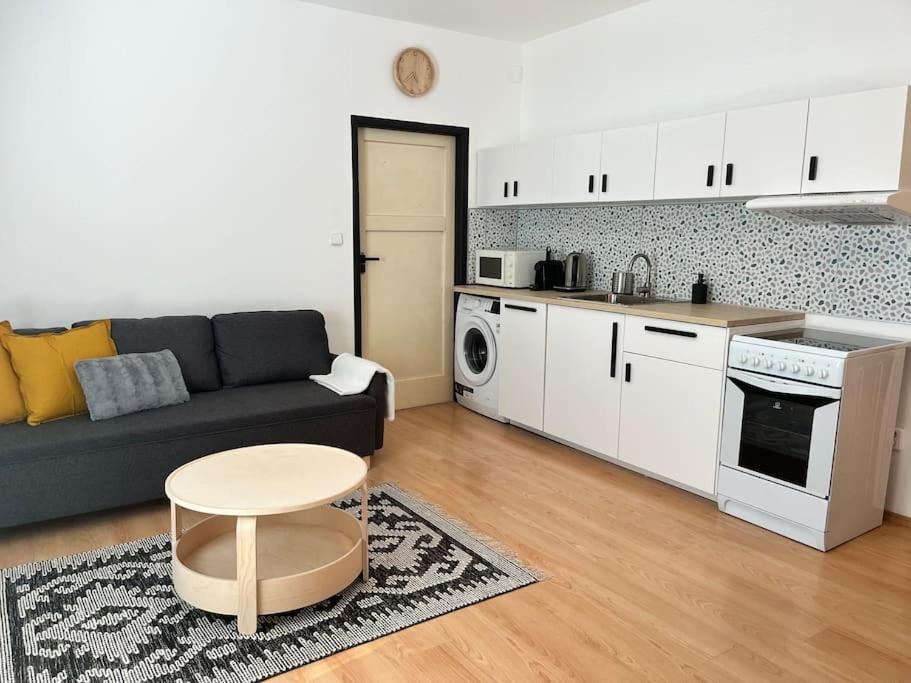 Cute Apartment In The Old Town ブラチスラヴァ エクステリア 写真